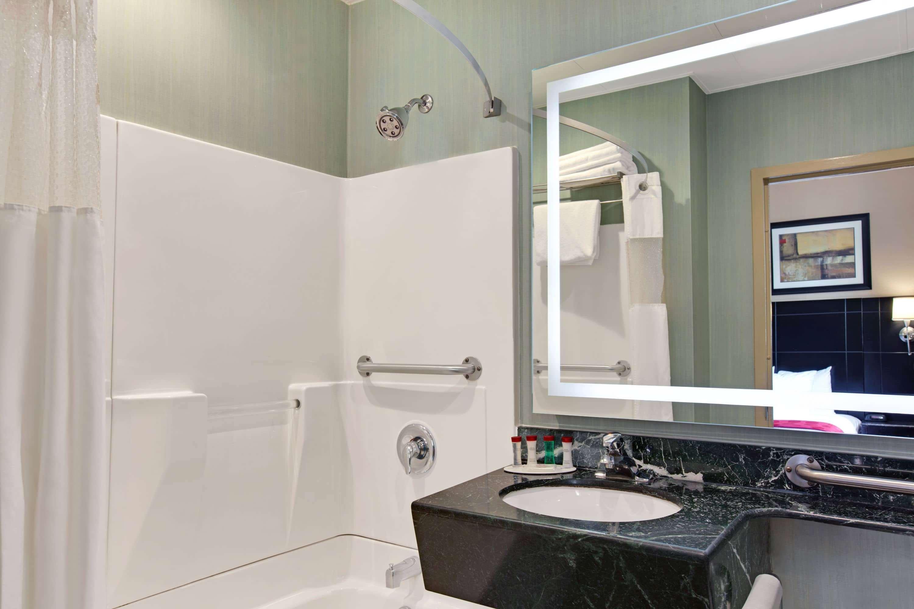 Ramada By Wyndham Bronx Ξενοδοχείο Νέα Υόρκη Εξωτερικό φωτογραφία