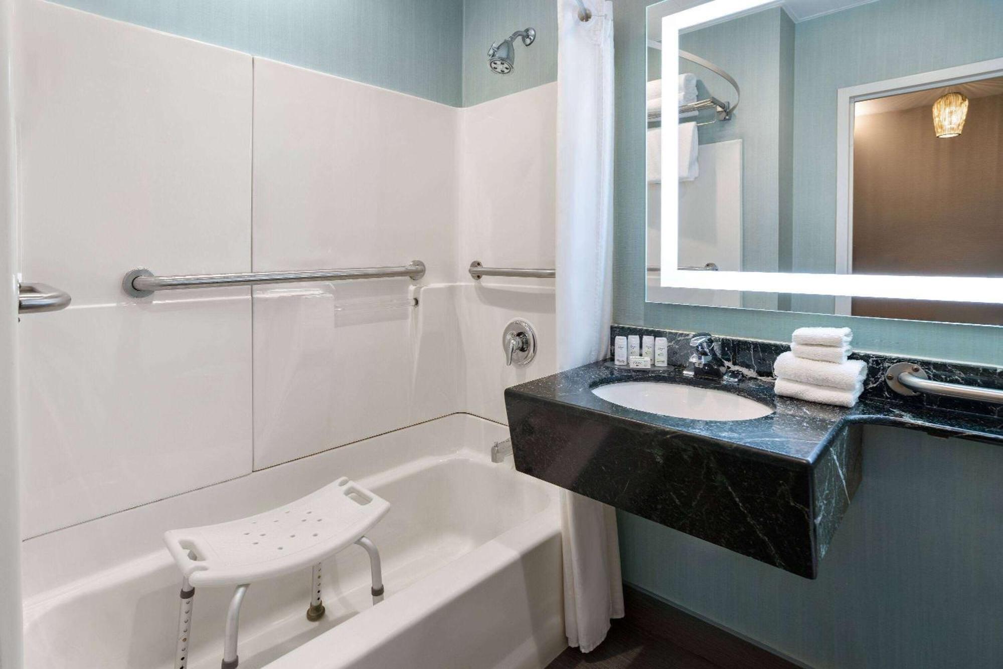 Ramada By Wyndham Bronx Ξενοδοχείο Νέα Υόρκη Εξωτερικό φωτογραφία