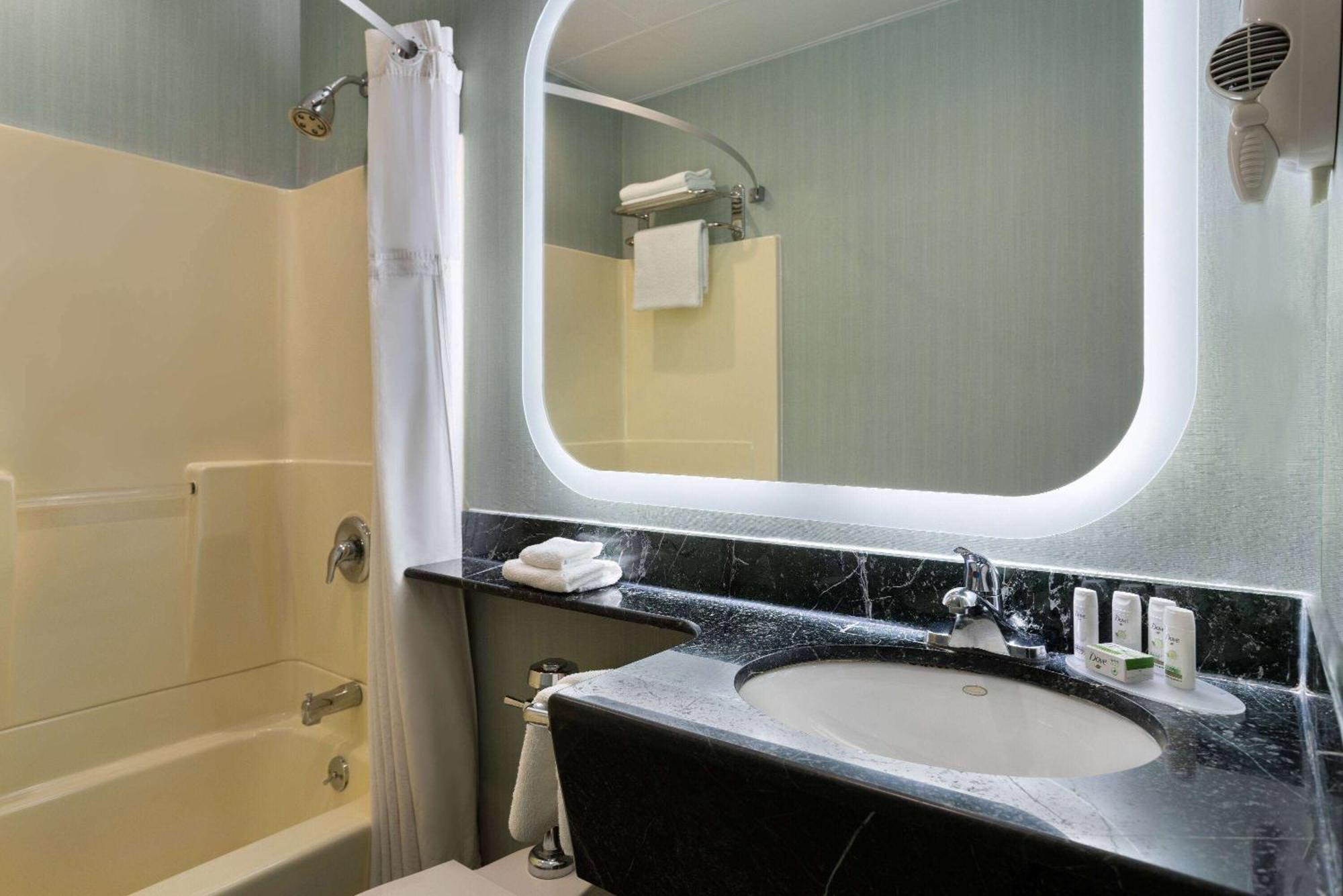 Ramada By Wyndham Bronx Ξενοδοχείο Νέα Υόρκη Εξωτερικό φωτογραφία