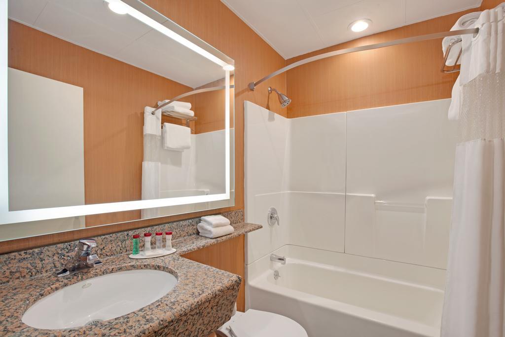 Ramada By Wyndham Bronx Ξενοδοχείο Νέα Υόρκη Δωμάτιο φωτογραφία